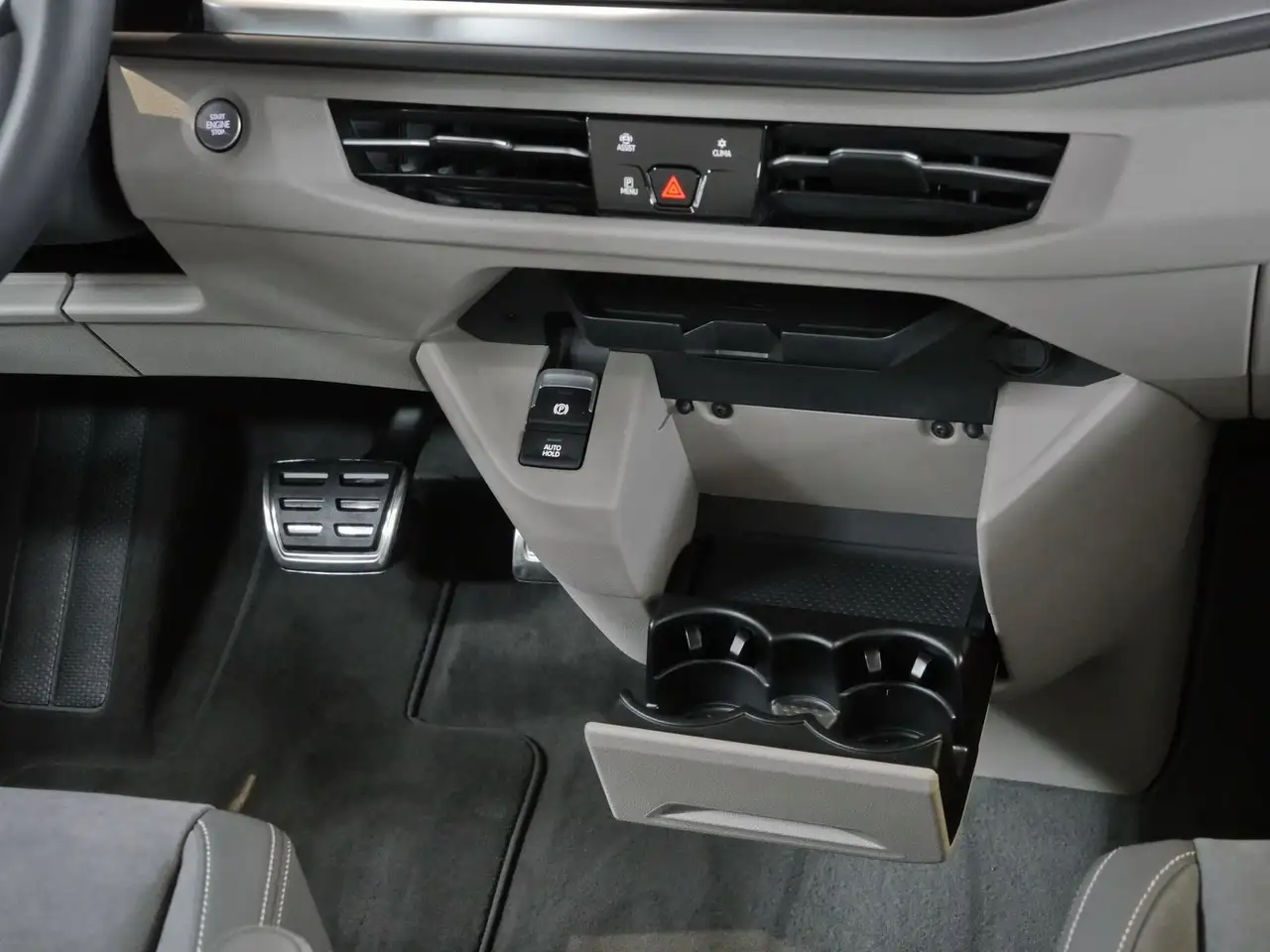 Volkswagen T7 Multivan 7