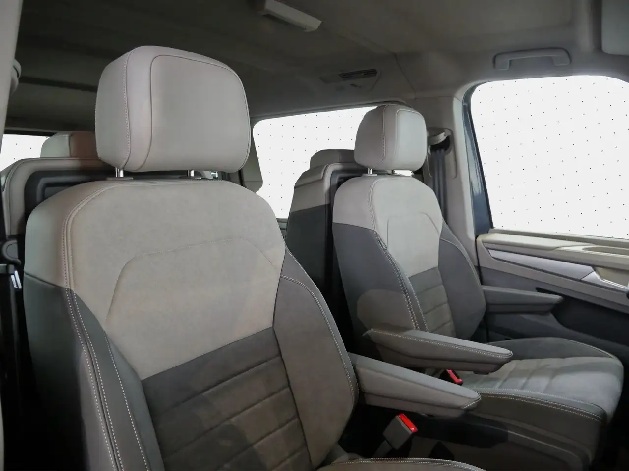 Volkswagen T7 Multivan 10