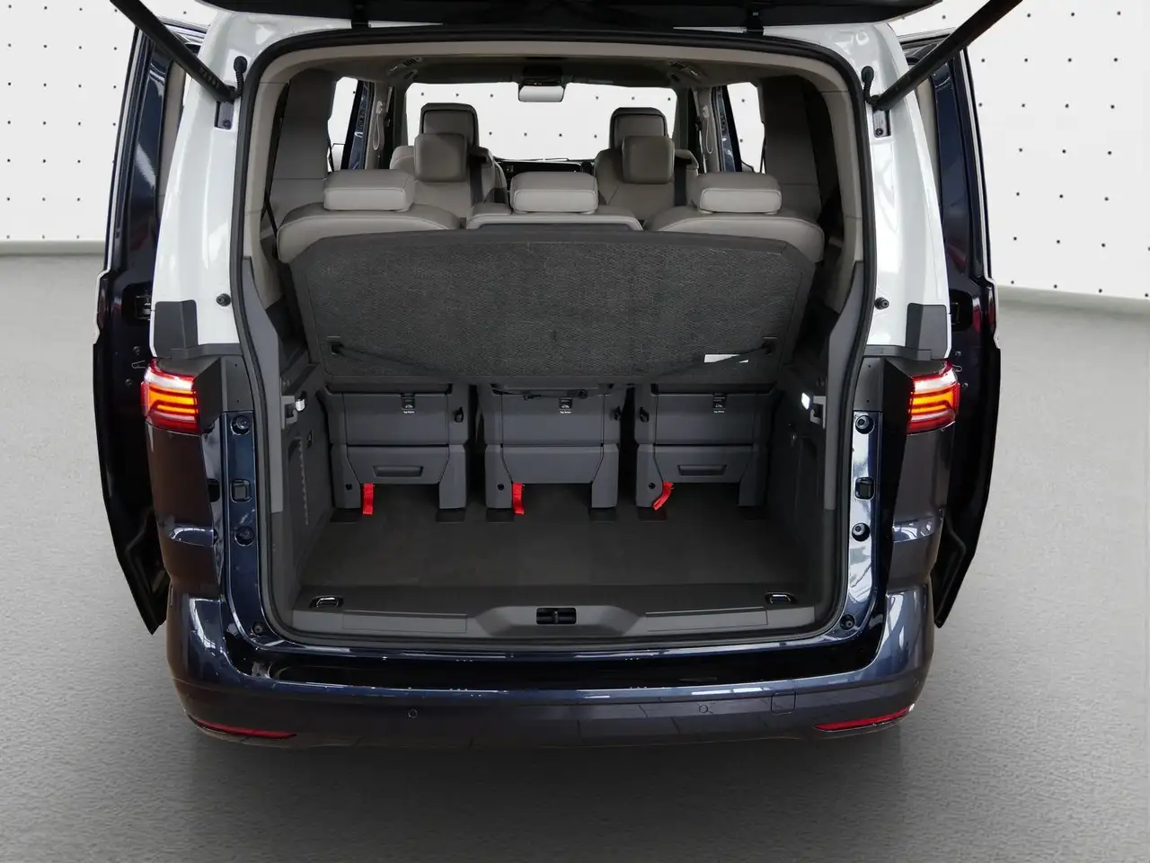 Volkswagen T7 Multivan 11