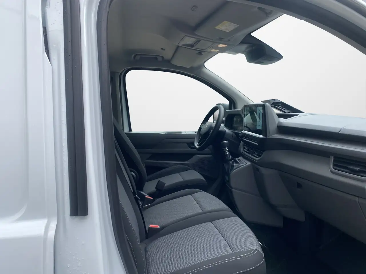Volkswagen T7 Transporter 13