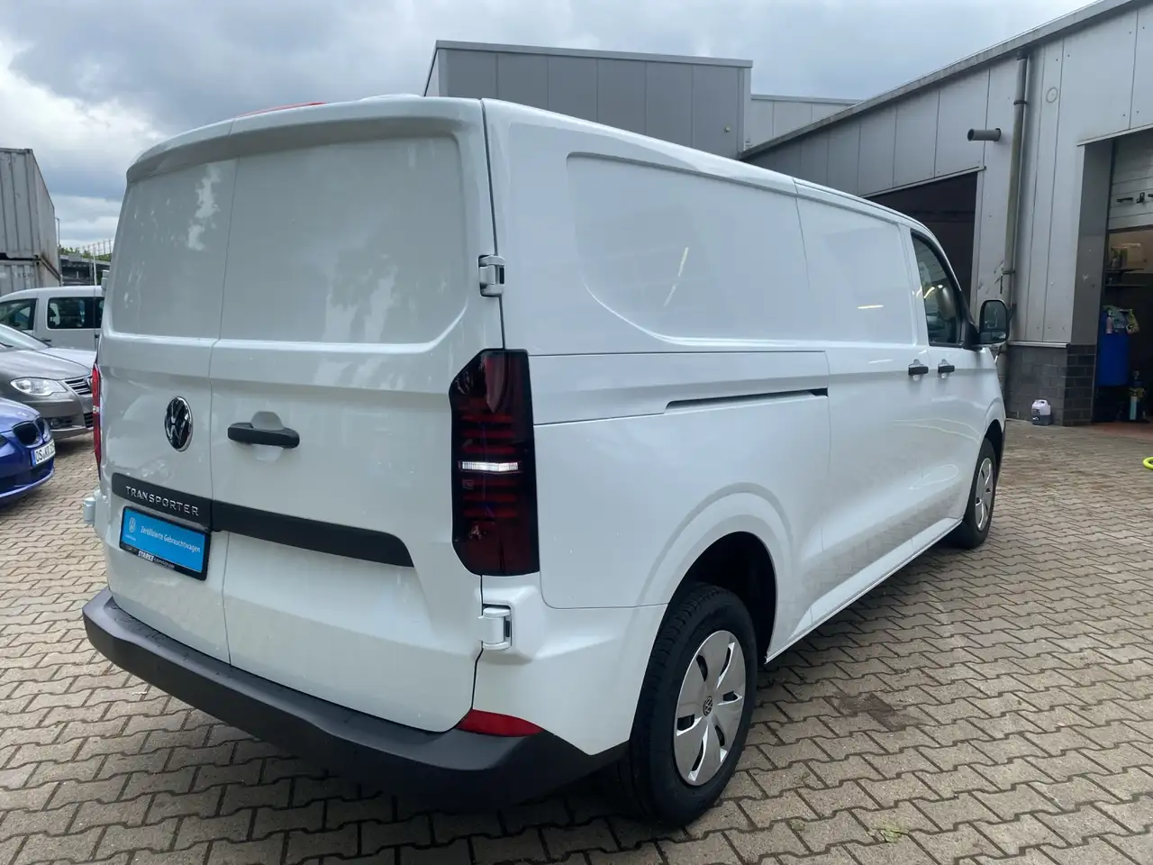 Volkswagen T7 Transporter 14