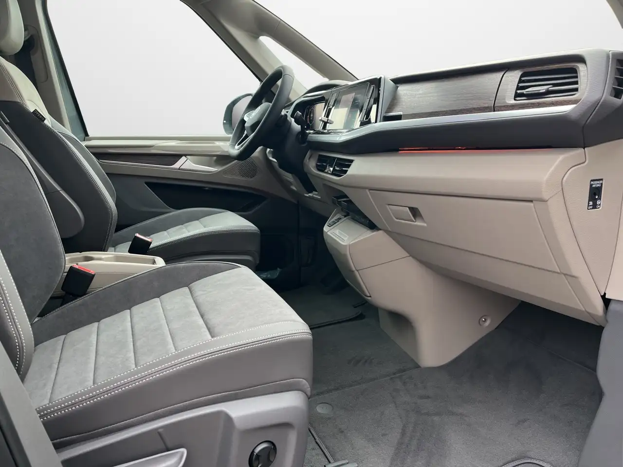 Volkswagen T7 Multivan 13