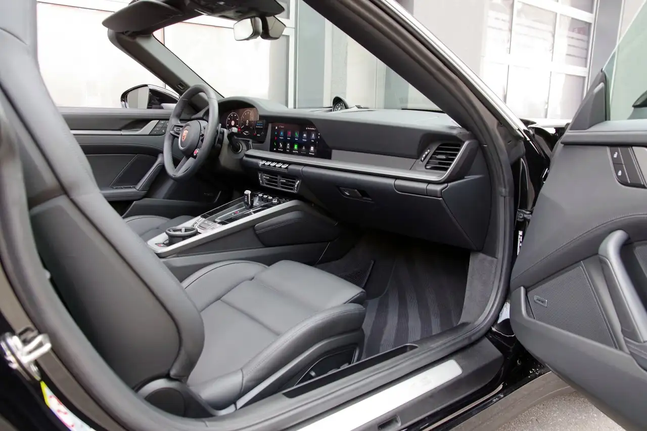 Porsche 992 6