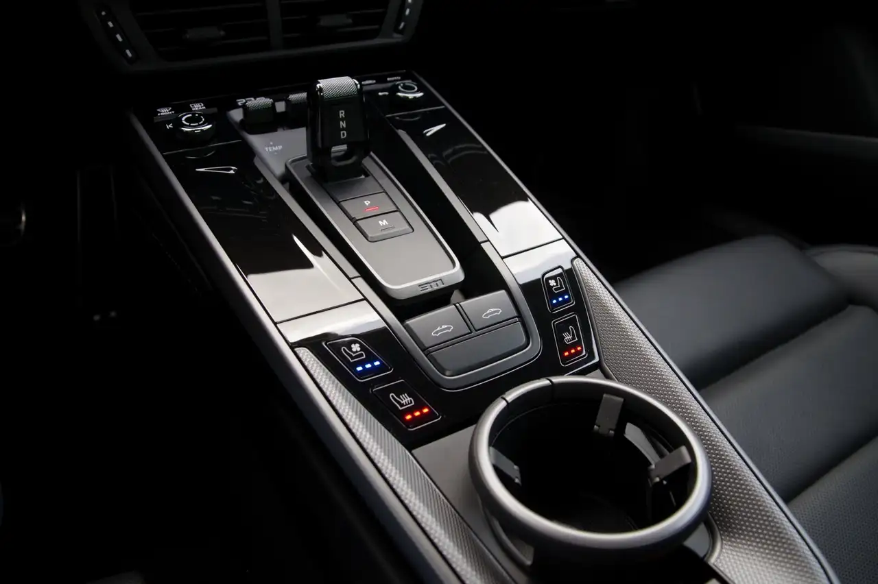 Porsche 992 15
