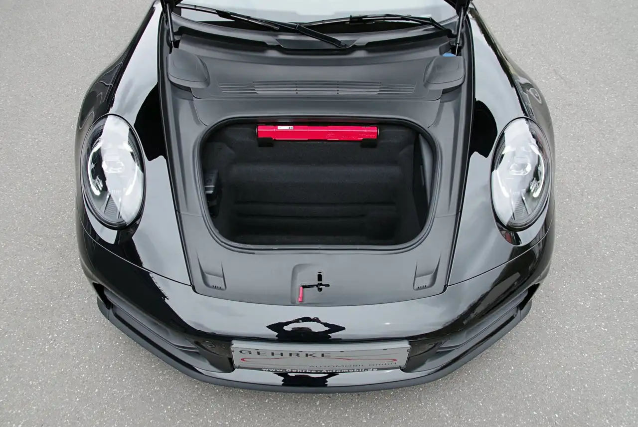 Porsche 992 16