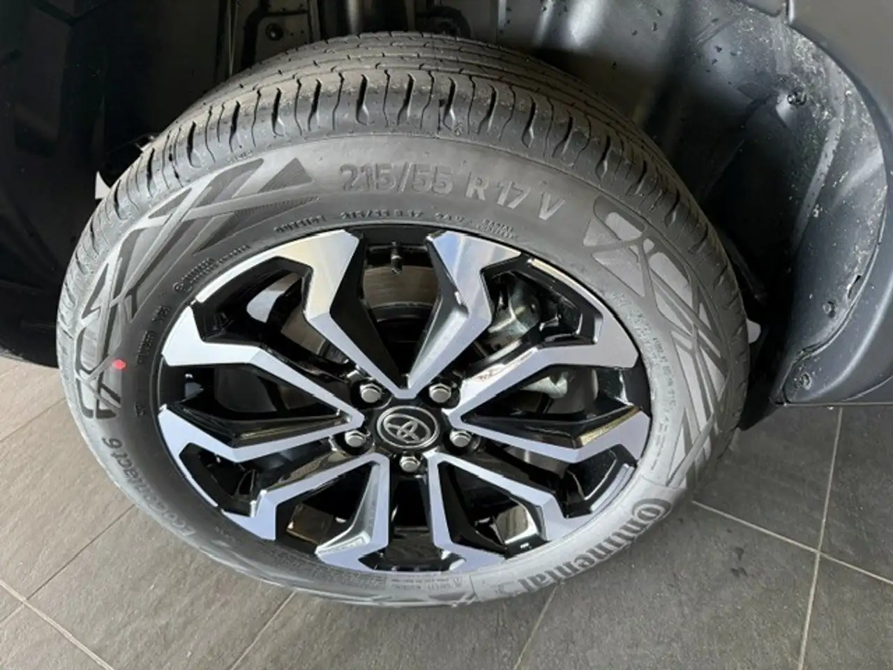 Toyota Yaris 16