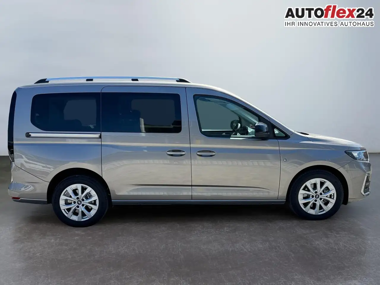 Ford Tourneo 8