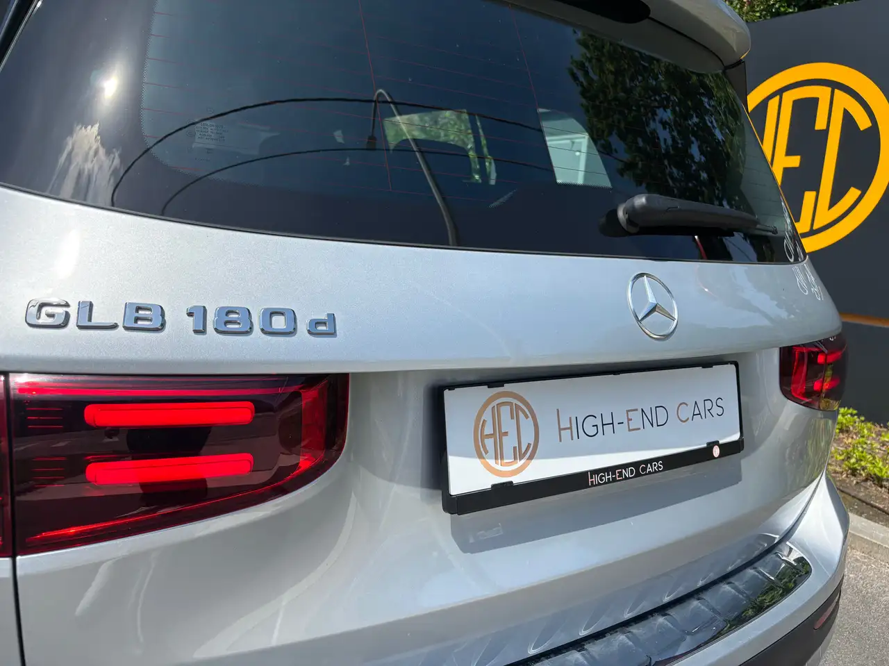Mercedes-Benz GLB 180 8