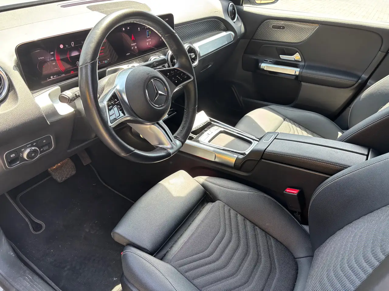 Mercedes-Benz GLB 180 11
