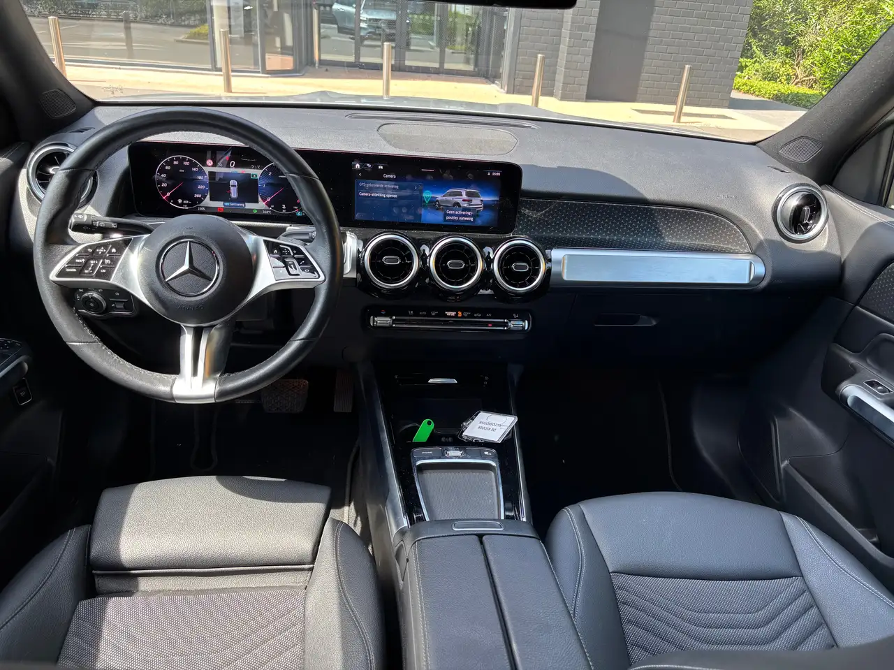 Mercedes-Benz GLB 180 12