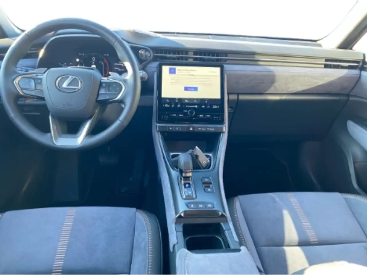 Lexus LBX 10