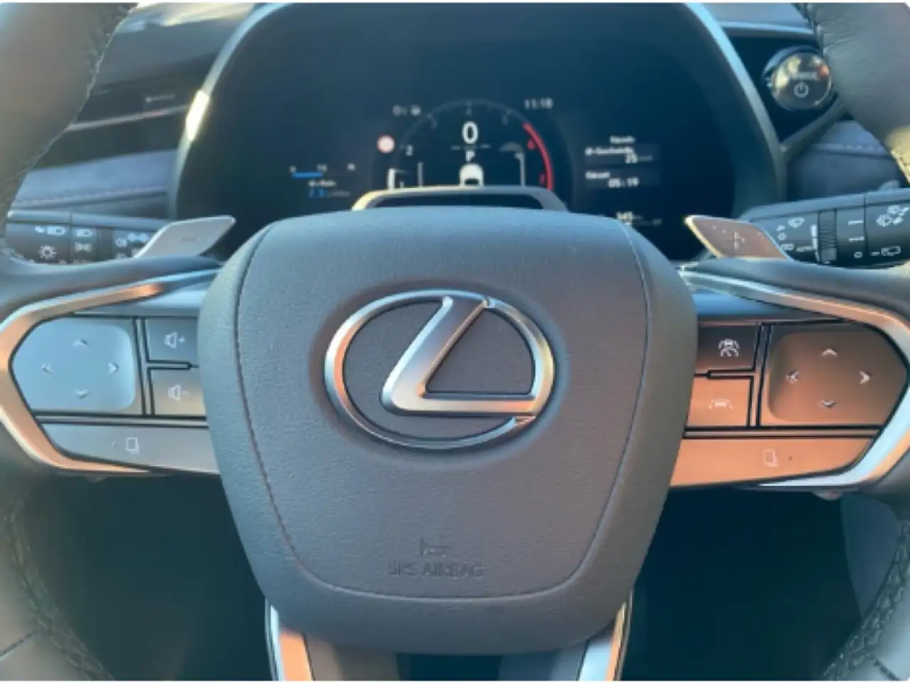 Lexus LBX 12