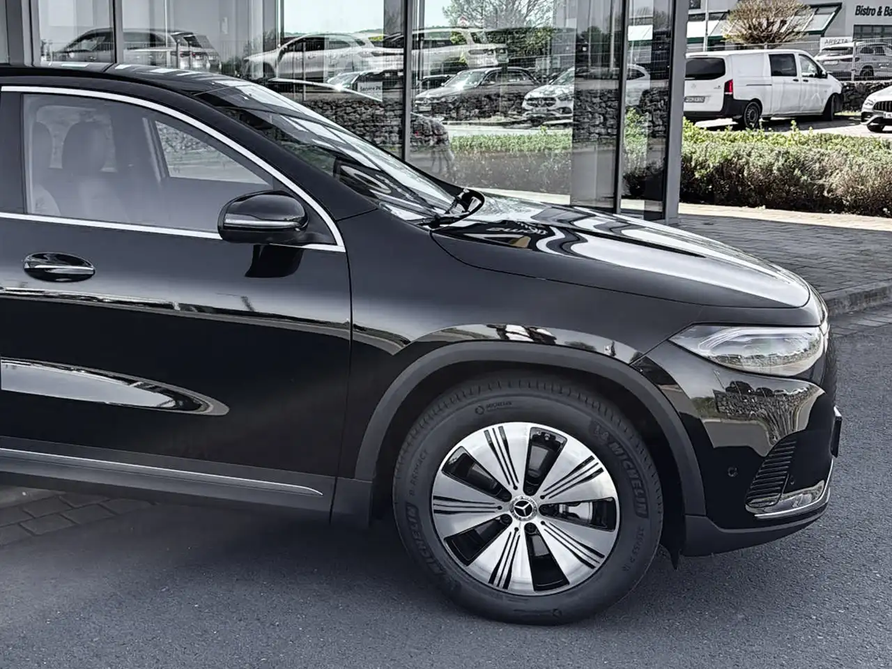 Mercedes-Benz EQA 250 5