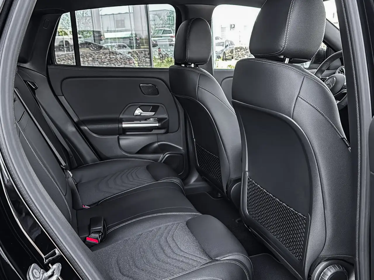 Mercedes-Benz EQA 250 13