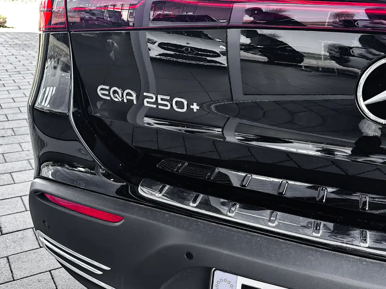 Mercedes-Benz EQA 250 18