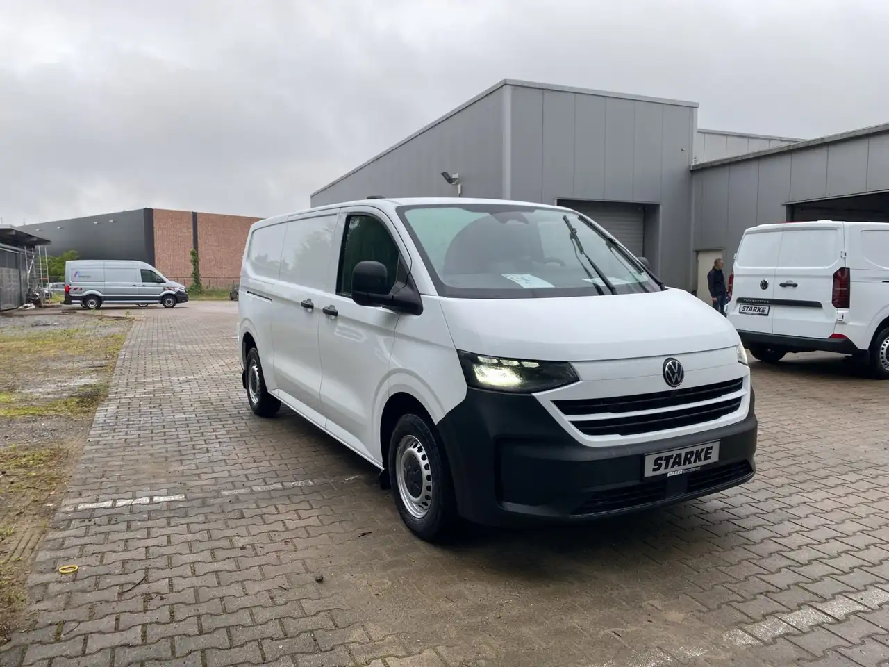 Volkswagen T7 Transporter 16