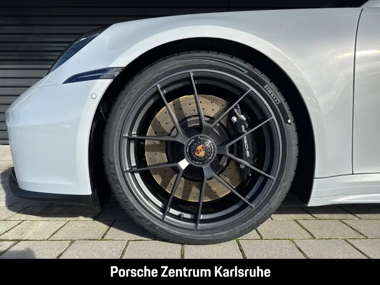 Porsche 992 911 6