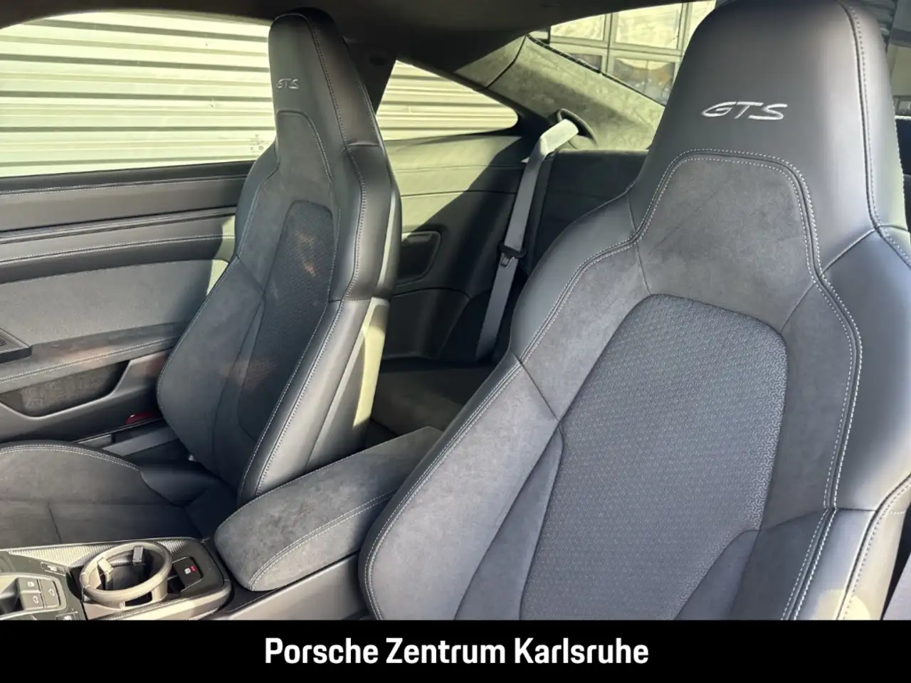 Porsche 992 911 8