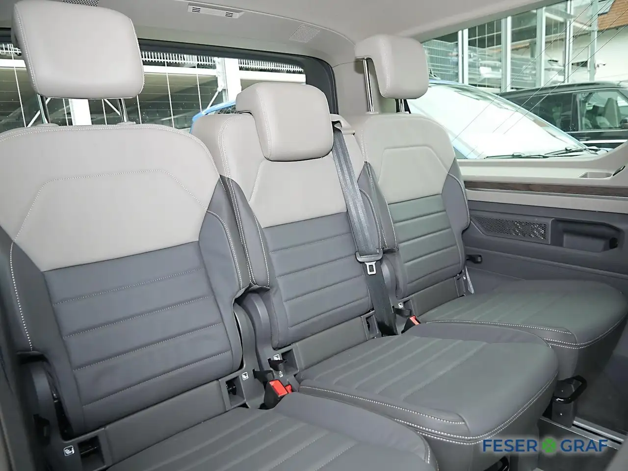Volkswagen T7 Multivan 10