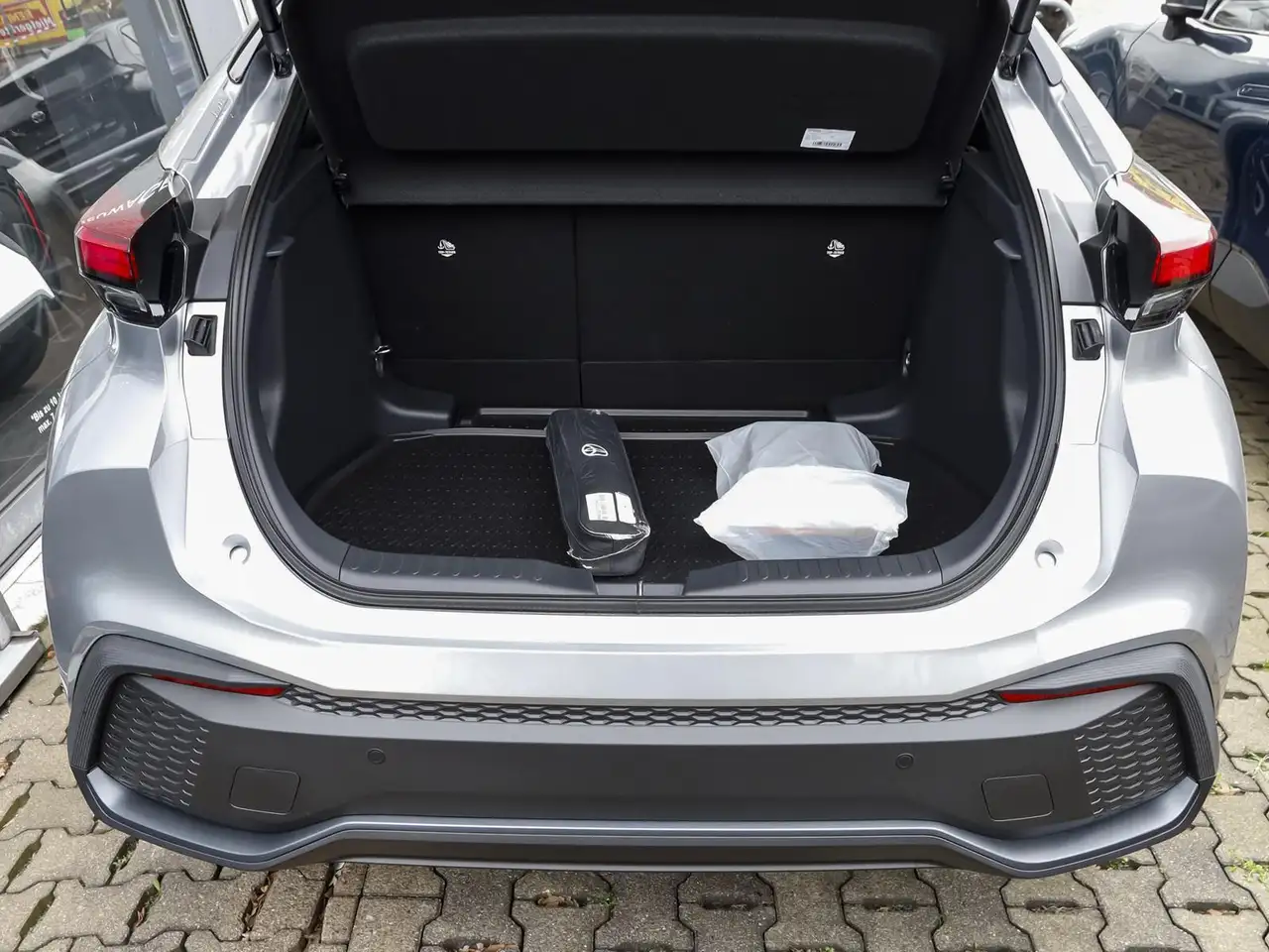 Toyota C-HR 10