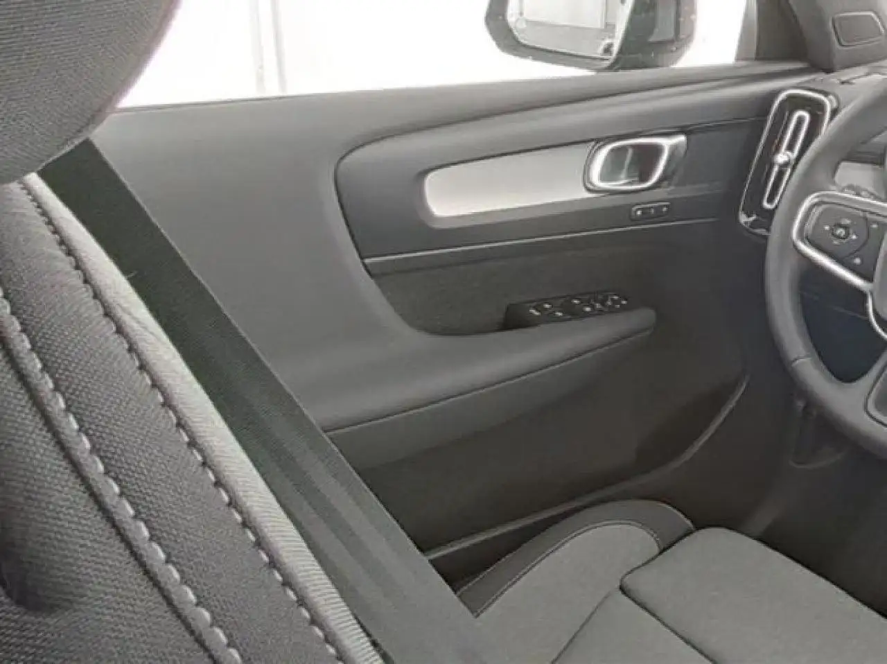 Volvo XC40 9