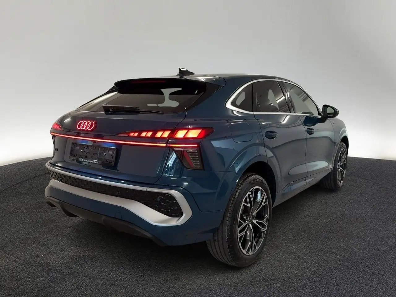 Audi Q3 6