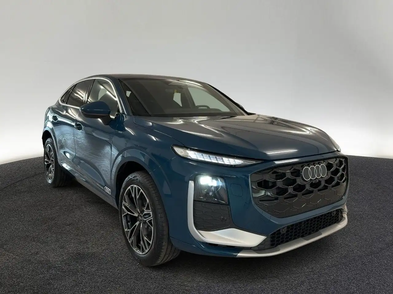 Audi Q3 8