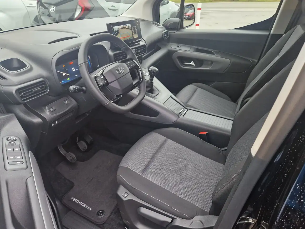 Toyota Proace 9