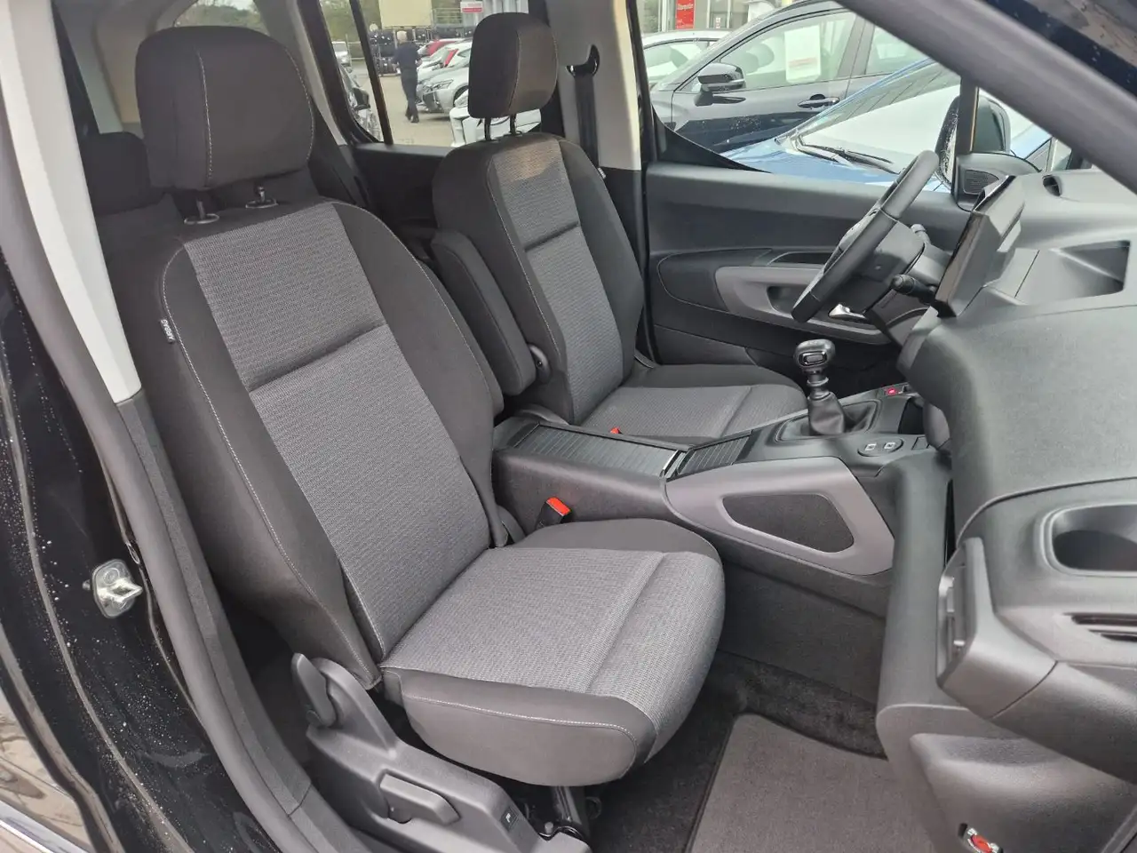 Toyota Proace 13