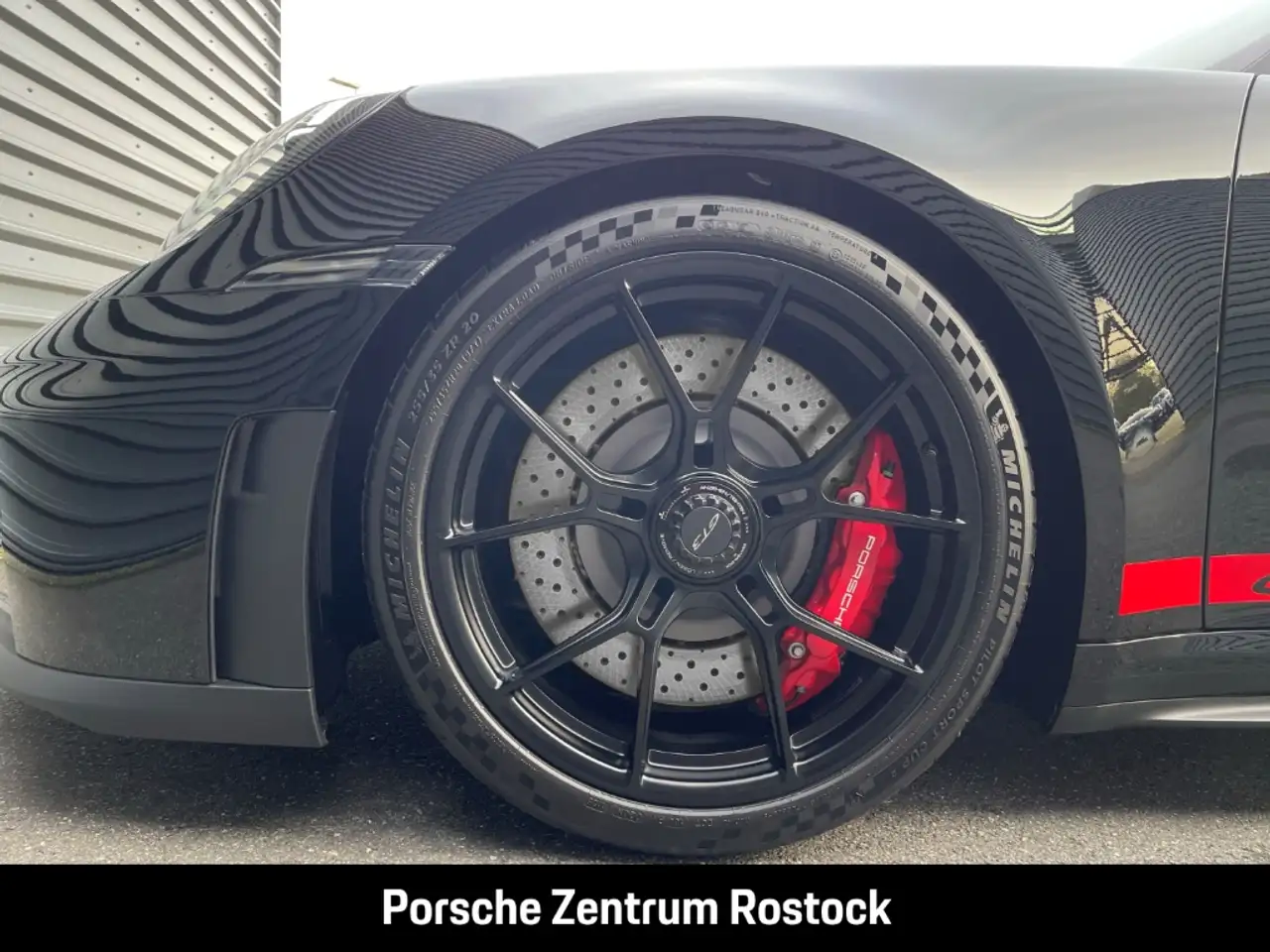 Porsche 992 911 6
