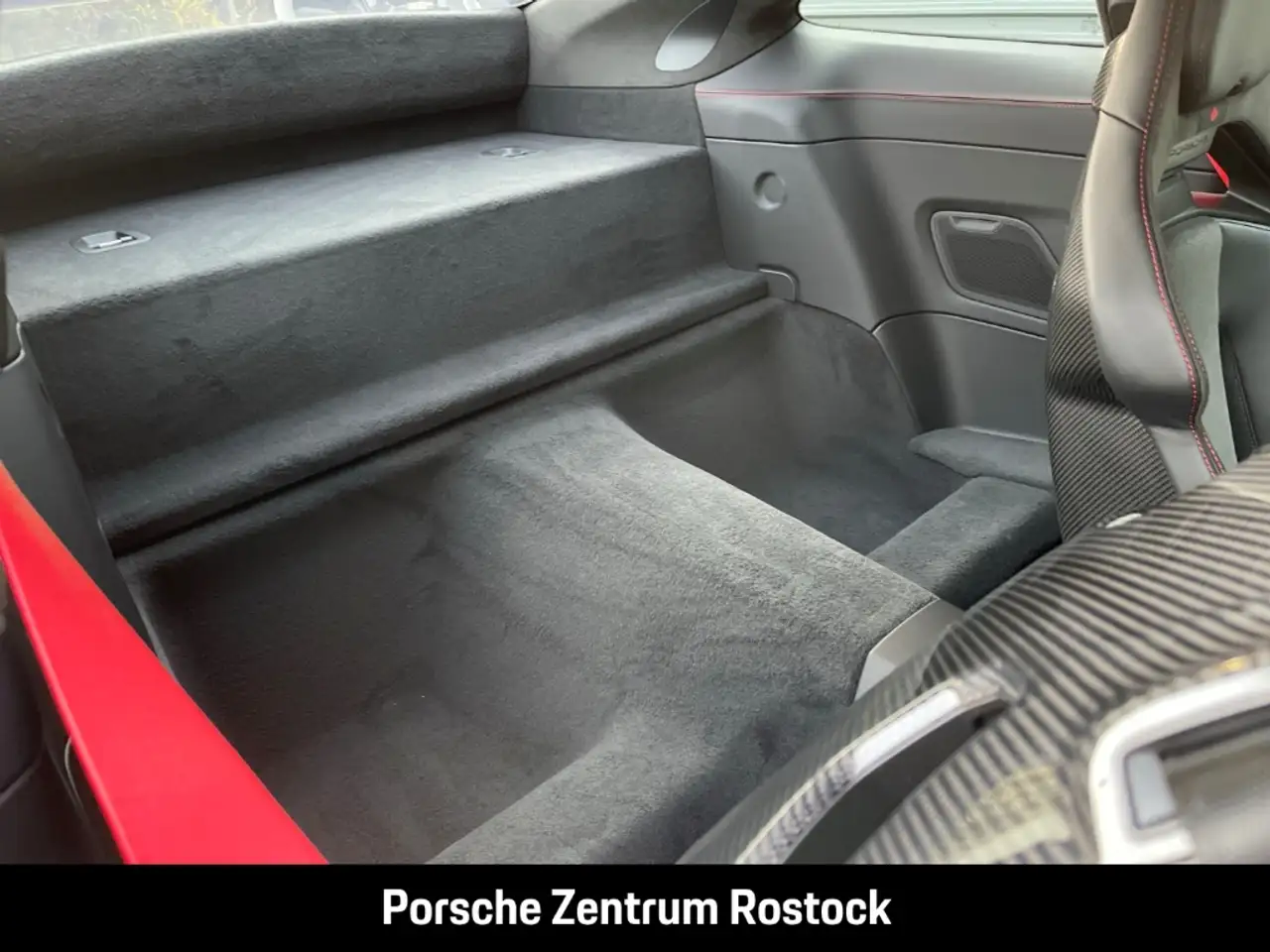 Porsche 992 911 12