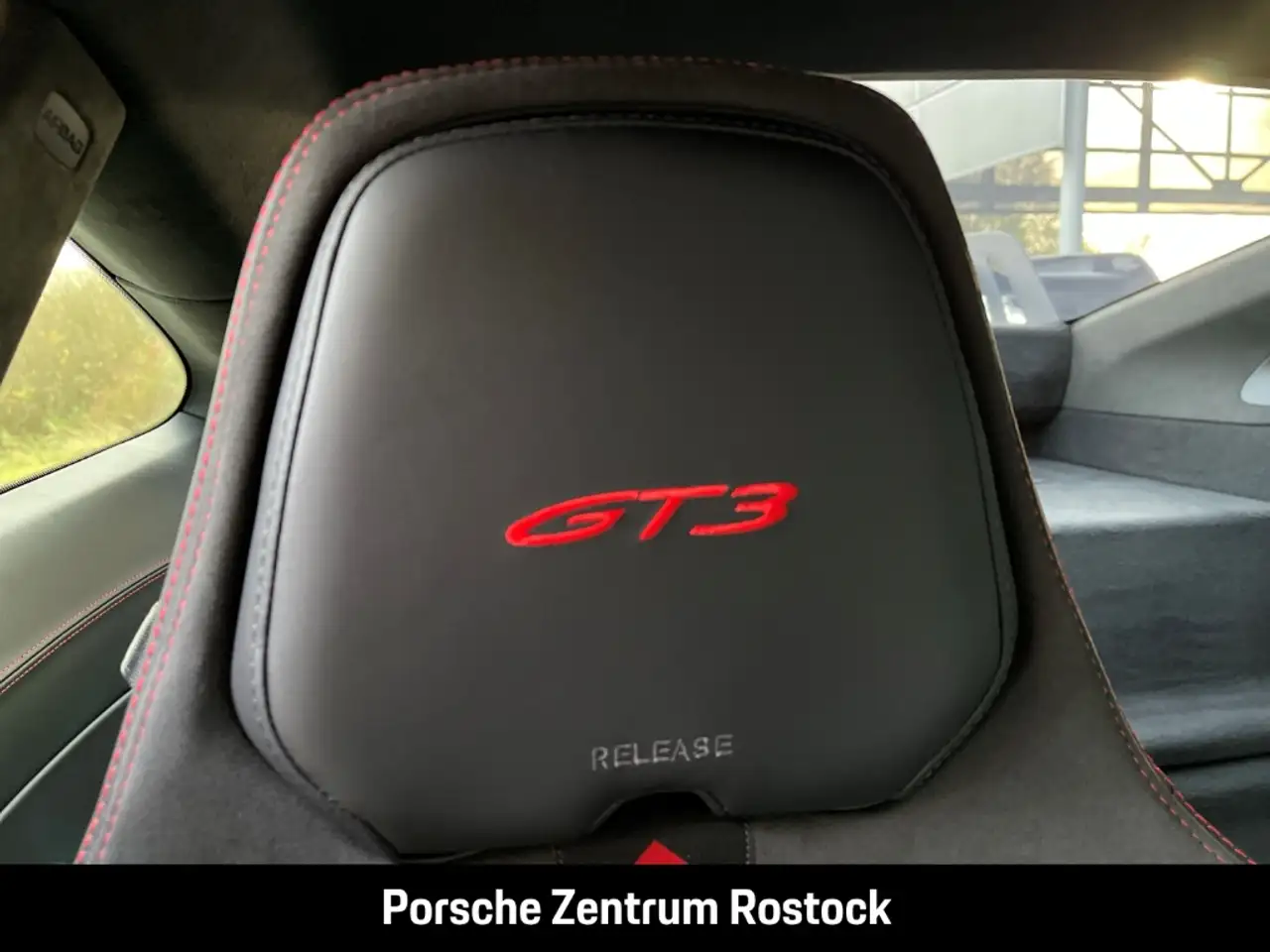 Porsche 992 911 13