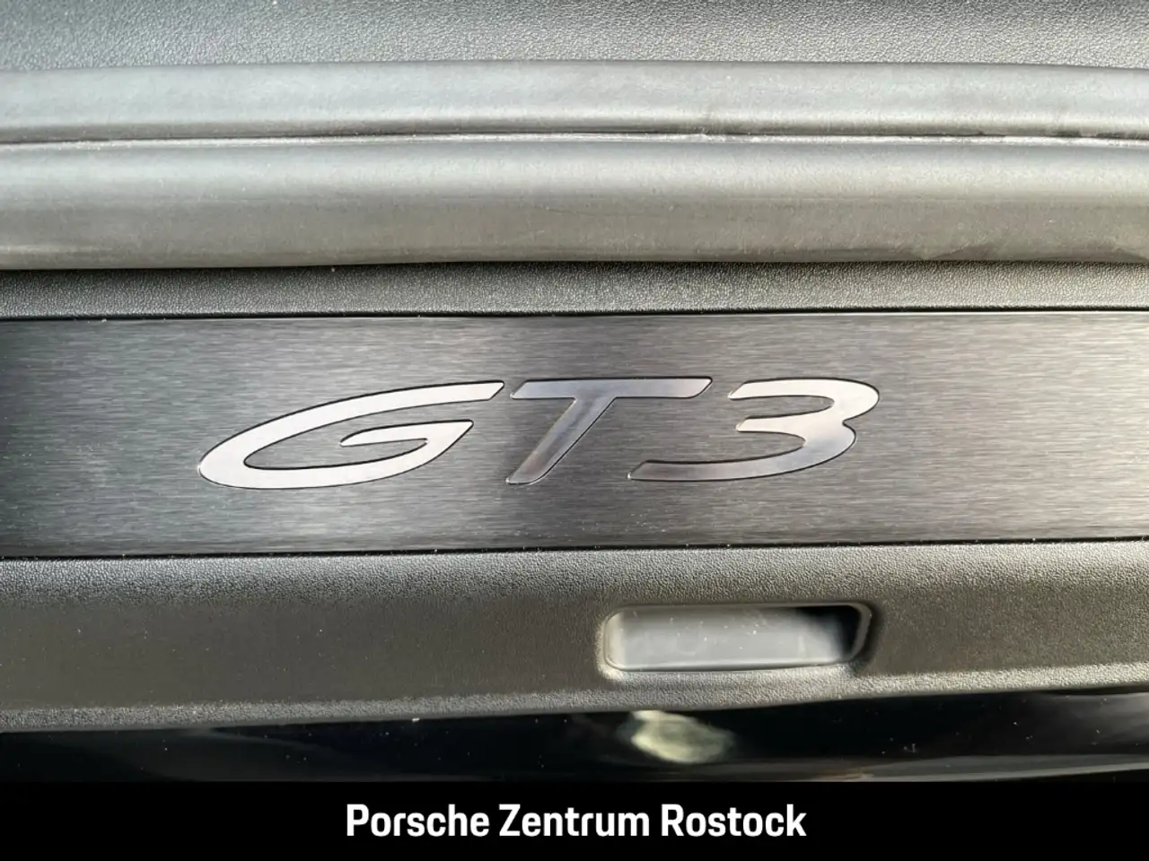 Porsche 992 911 16