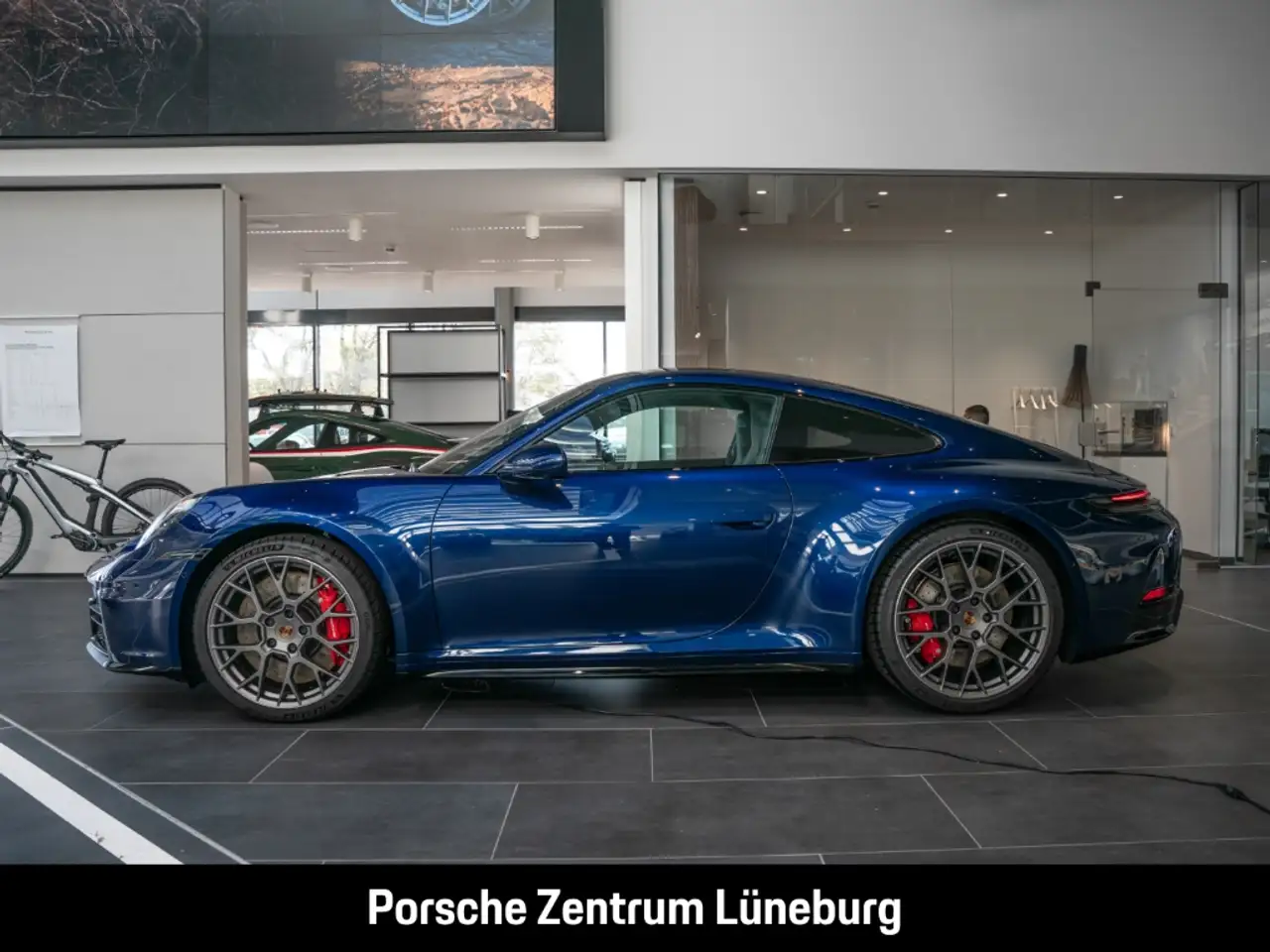 Porsche 992 911 2