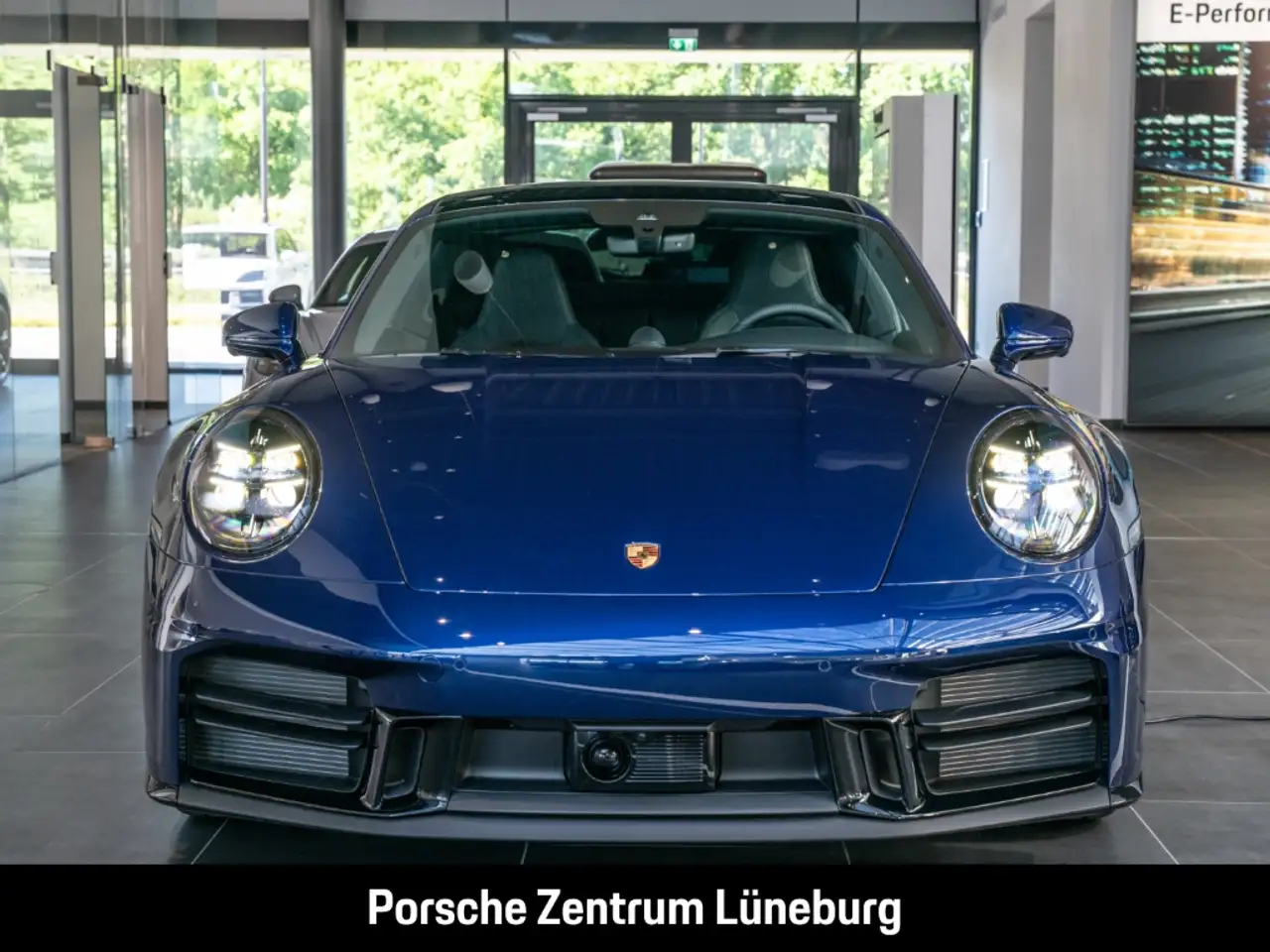 Porsche 992 911 6