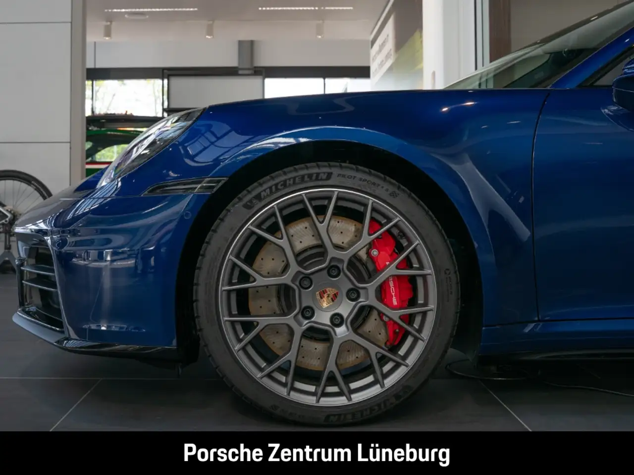 Porsche 992 911 8