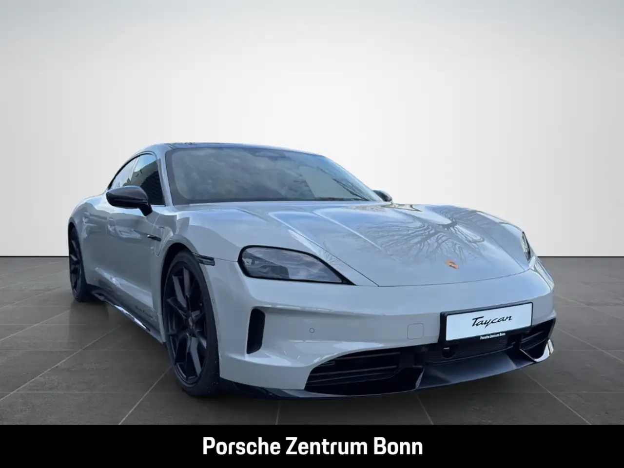 Porsche Taycan 3