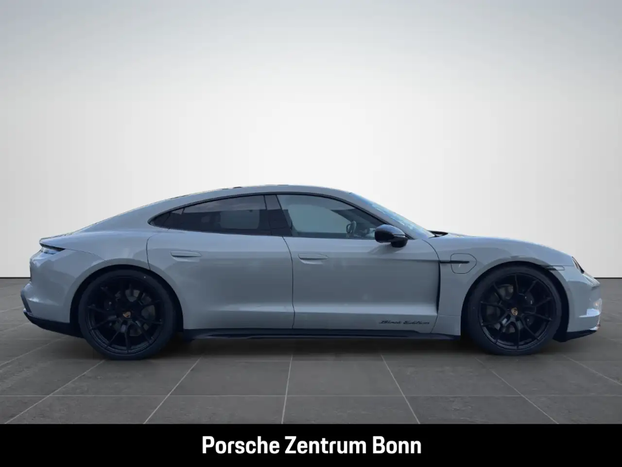 Porsche Taycan 4