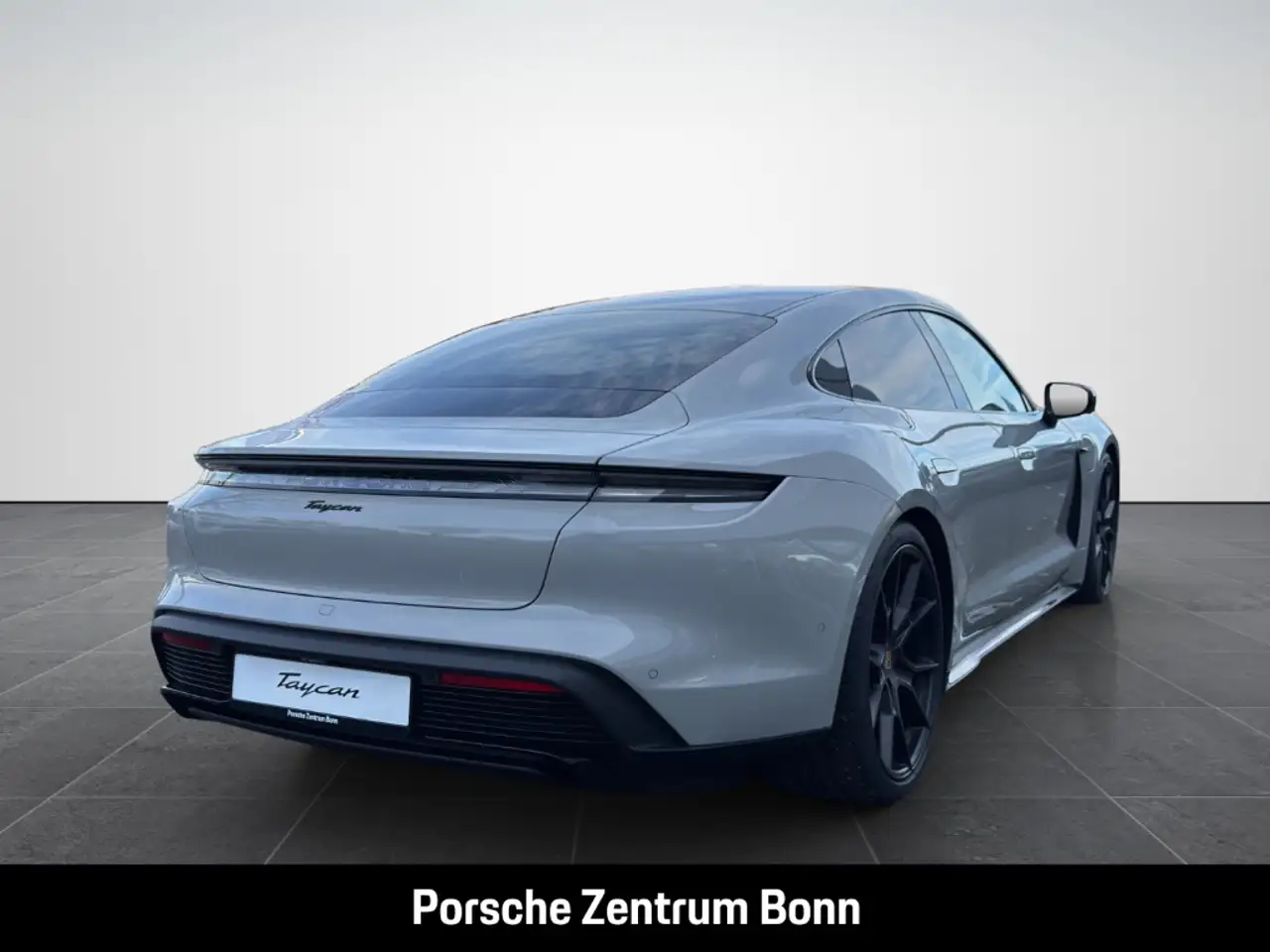 Porsche Taycan 5