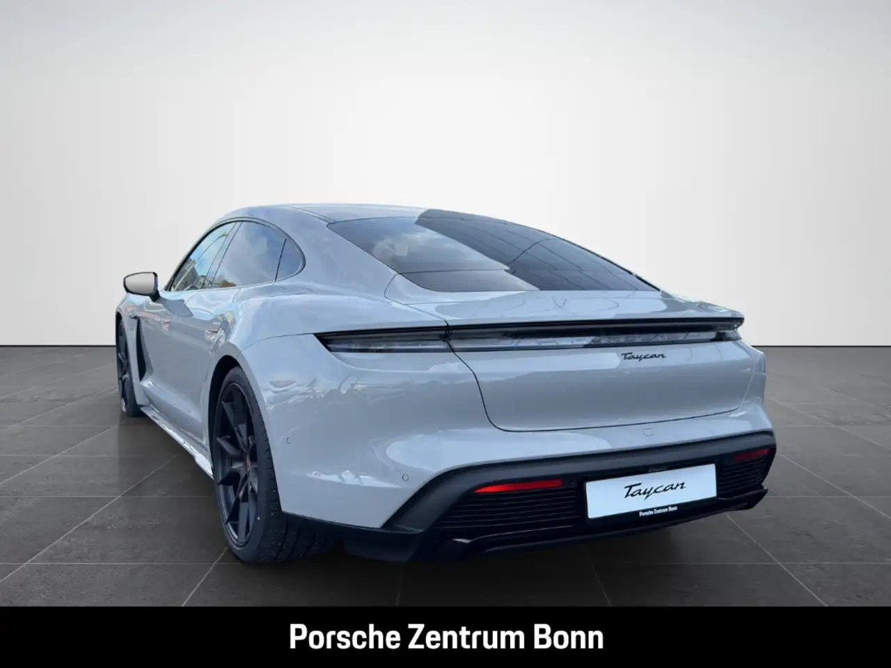 Porsche Taycan 7