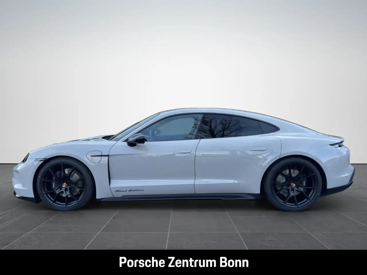 Porsche Taycan 8