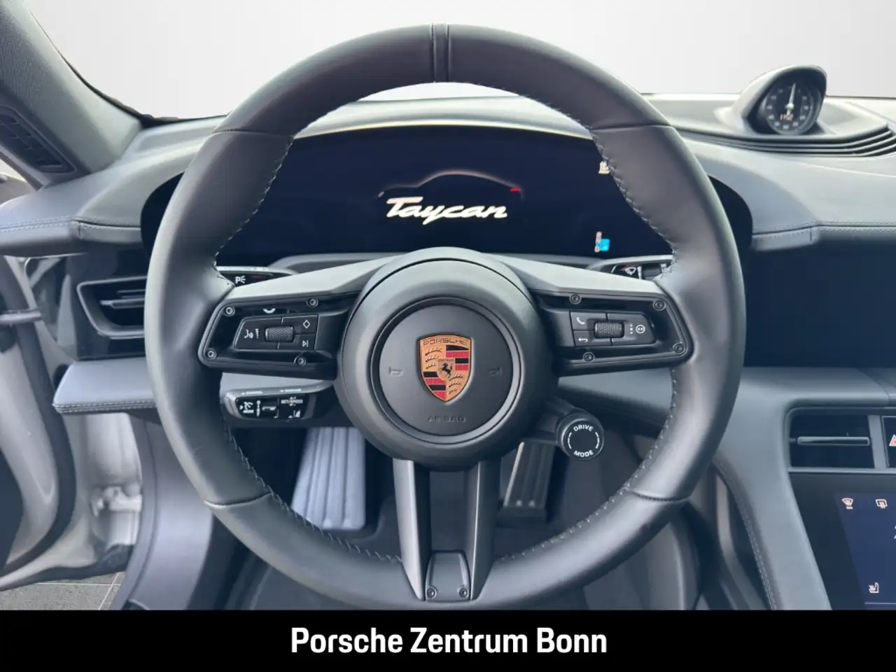 Porsche Taycan 10