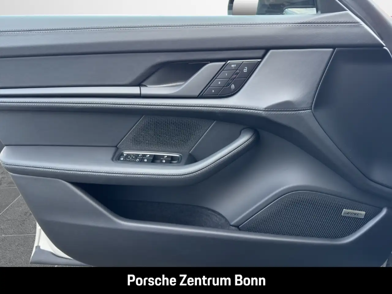 Porsche Taycan 12