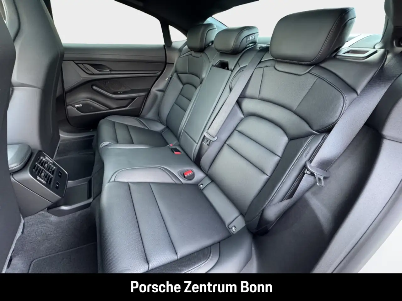 Porsche Taycan 13