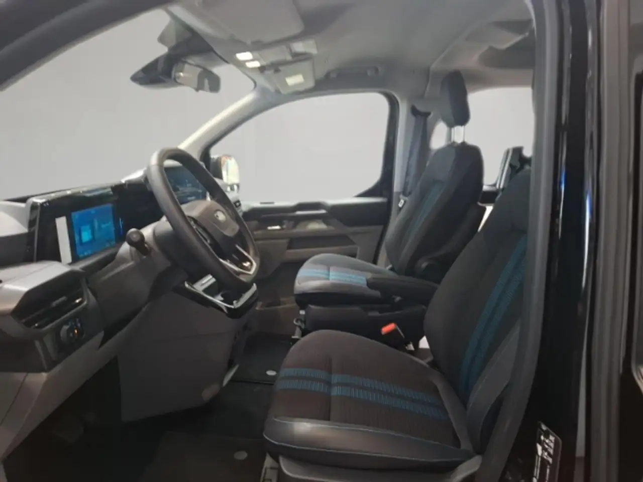 Ford Tourneo 8