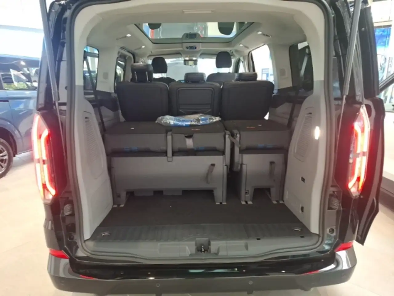 Ford Tourneo 13