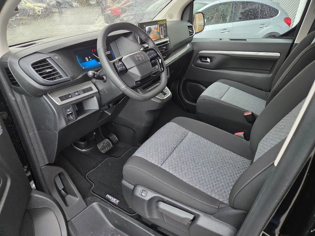 Toyota Proace 6