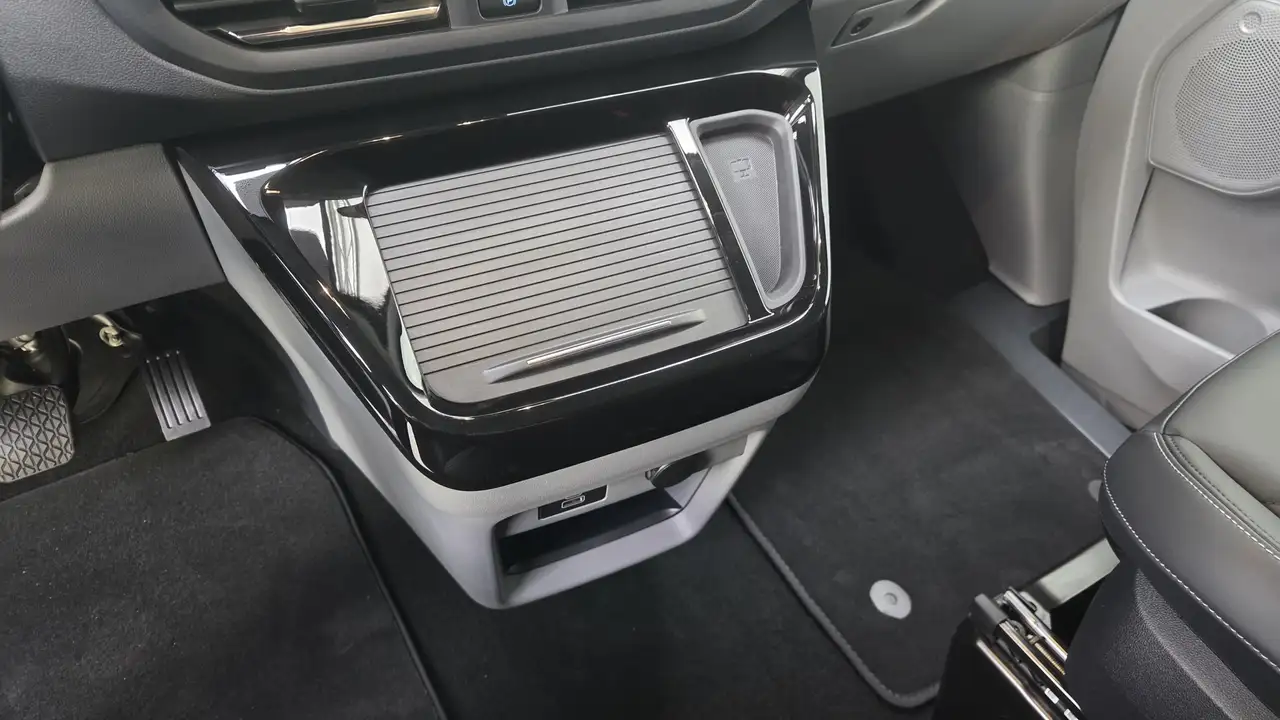 Ford Tourneo 11