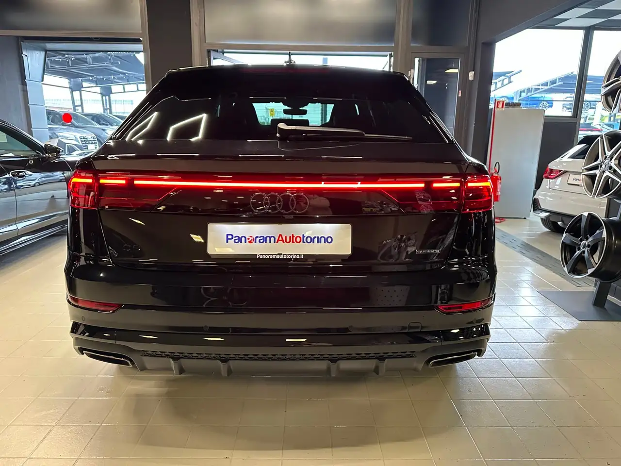 Audi Q8 4