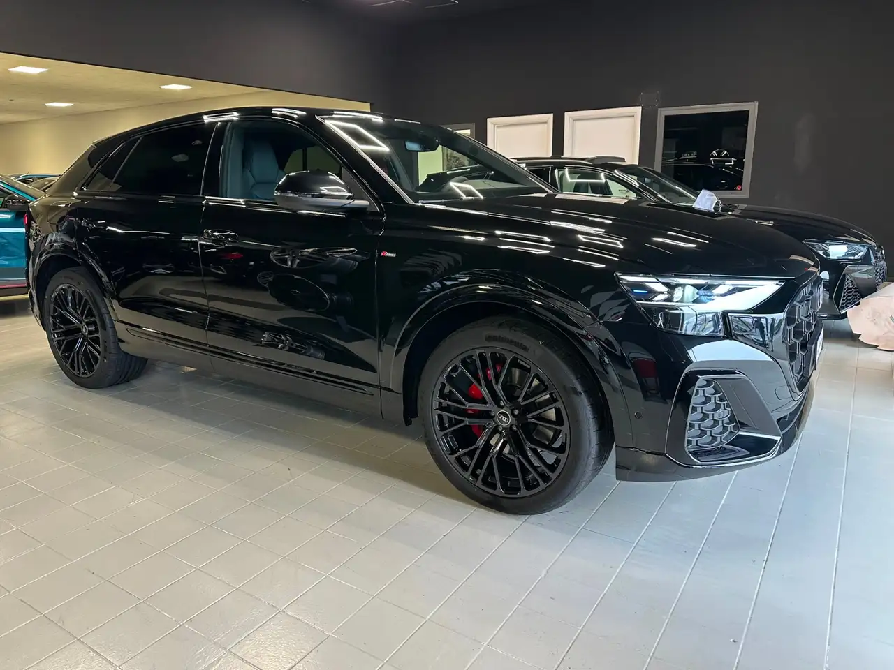 Audi Q8 6